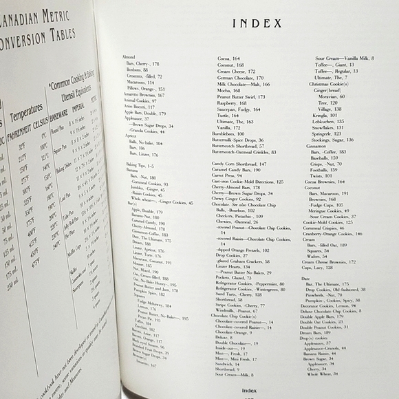 Betty Crocker's Ultimate Cookie Book Hard Cover 100s of Cookie Recipes - Picture 3 of 16